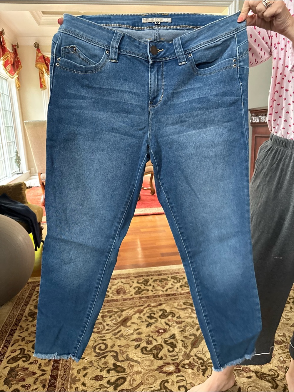 Women's Ankle-Length Stretch Jeans in Medium Blue